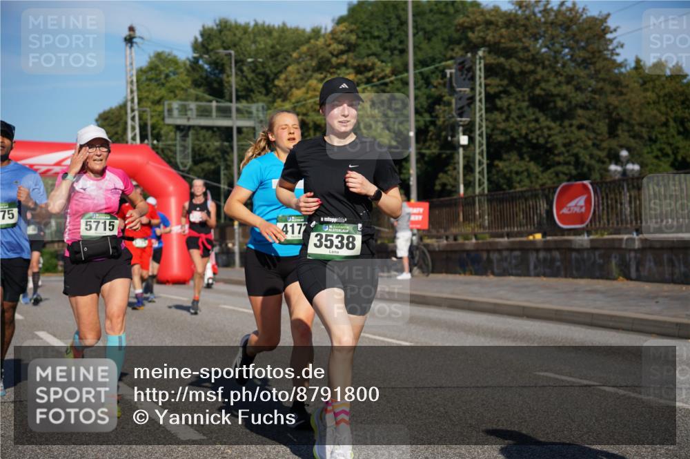 07.09.2025 - BARMER Alsterlauf Yannick Fuchs http://msf.ph/oto/8791800 07.09.2025 09:44:07 Laufen 75, 5715, 4172, 3538 meine-sportfotos.de