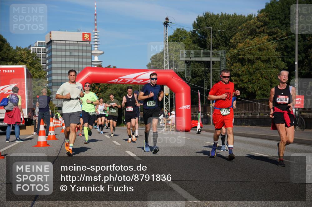 07.09.2025 - BARMER Alsterlauf Yannick Fuchs http://msf.ph/oto/8791836 07.09.2025 09:44:09 Laufen 5855, 4420, 5063, 2416, 8200, 5125, 3556 meine-sportfotos.de