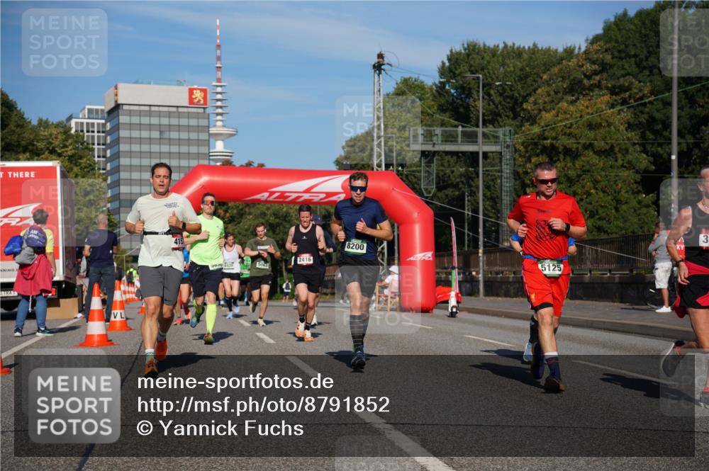 07.09.2025 - BARMER Alsterlauf Yannick Fuchs http://msf.ph/oto/8791852 07.09.2025 09:44:09 Laufen 415, 2416, 30420, 5063, 8200, 5125, 3 meine-sportfotos.de
