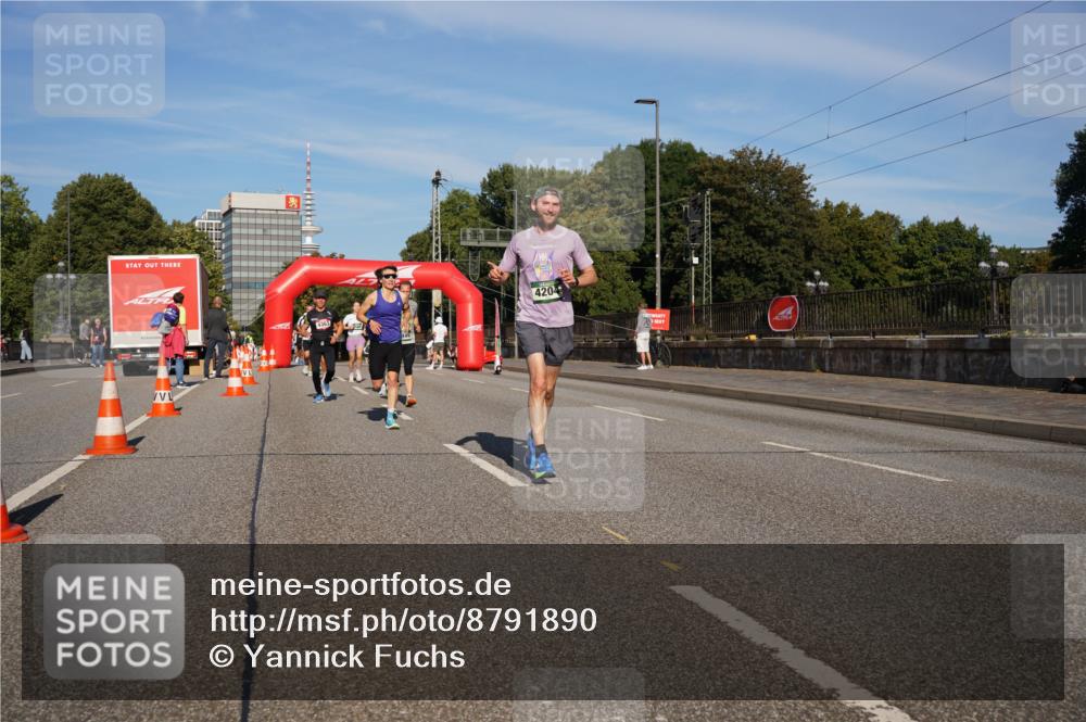 07.09.2025 - BARMER Alsterlauf Yannick Fuchs http://msf.ph/oto/8791890 07.09.2025 09:42:04 Laufen 4363, 4204 meine-sportfotos.de
