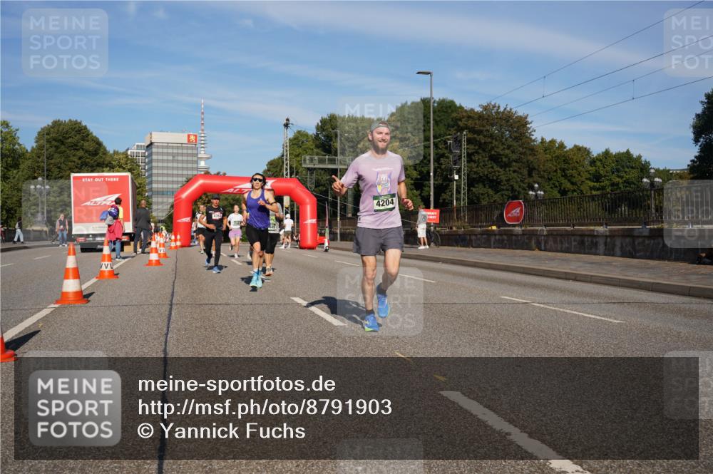 07.09.2025 - BARMER Alsterlauf Yannick Fuchs http://msf.ph/oto/8791903 07.09.2025 09:42:05 Laufen 4204 meine-sportfotos.de