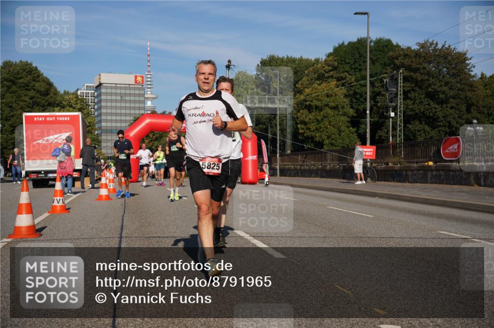 07.09.2025 - BARMER Alsterlauf Yannick Fuchs http://msf.ph/oto/8791965 07.09.2025 09:42:11 Laufen 5825, 3 meine-sportfotos.de