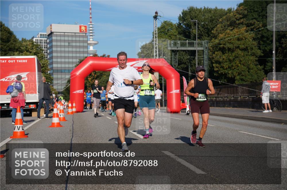 07.09.2025 - BARMER Alsterlauf Yannick Fuchs http://msf.ph/oto/8792088 07.09.2025 09:42:16 Laufen 2147, 8432 meine-sportfotos.de