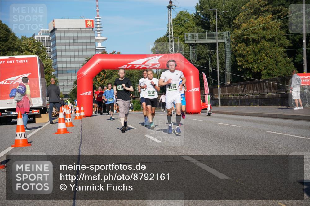 07.09.2025 - BARMER Alsterlauf Yannick Fuchs http://msf.ph/oto/8792161 07.09.2025 09:42:19 Laufen 181, 5823, 1029, 5187, 5820 meine-sportfotos.de