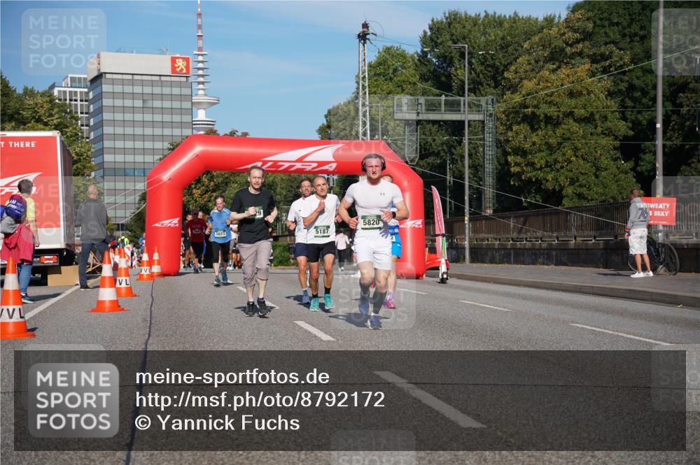 07.09.2025 - BARMER Alsterlauf Yannick Fuchs http://msf.ph/oto/8792172 07.09.2025 09:42:19 Laufen 5823, 5187, 5820 meine-sportfotos.de