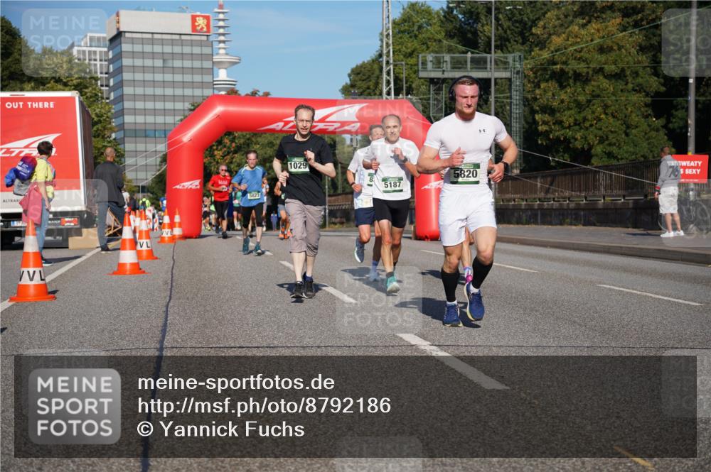 07.09.2025 - BARMER Alsterlauf Yannick Fuchs http://msf.ph/oto/8792186 07.09.2025 09:42:20 Laufen 619, 5823, 1029, 5820, 5187 meine-sportfotos.de