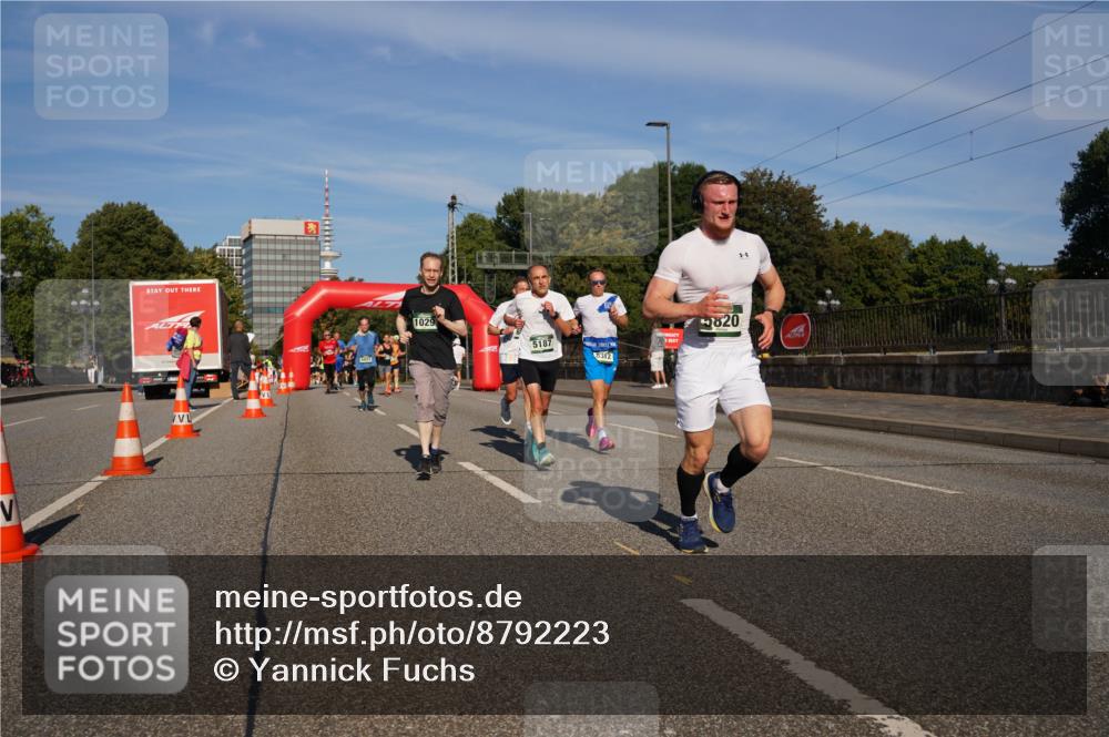 07.09.2025 - BARMER Alsterlauf Yannick Fuchs http://msf.ph/oto/8792223 07.09.2025 09:42:22 Laufen 1029, 5187, 8312, 820 meine-sportfotos.de
