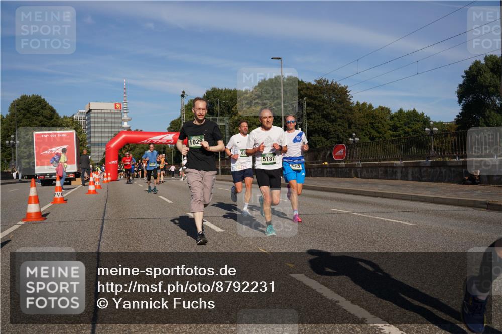 07.09.2025 - BARMER Alsterlauf Yannick Fuchs http://msf.ph/oto/8792231 07.09.2025 09:42:22 Laufen 5823, 1029, 83, 5187, 8312 meine-sportfotos.de