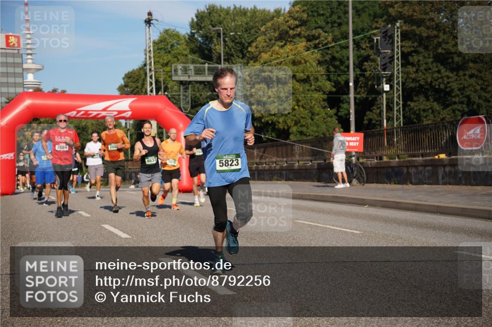 07.09.2025 - BARMER Alsterlauf Yannick Fuchs http://msf.ph/oto/8792256 07.09.2025 09:42:25 Laufen 2889, 288, 4637, 3818, 5823 meine-sportfotos.de