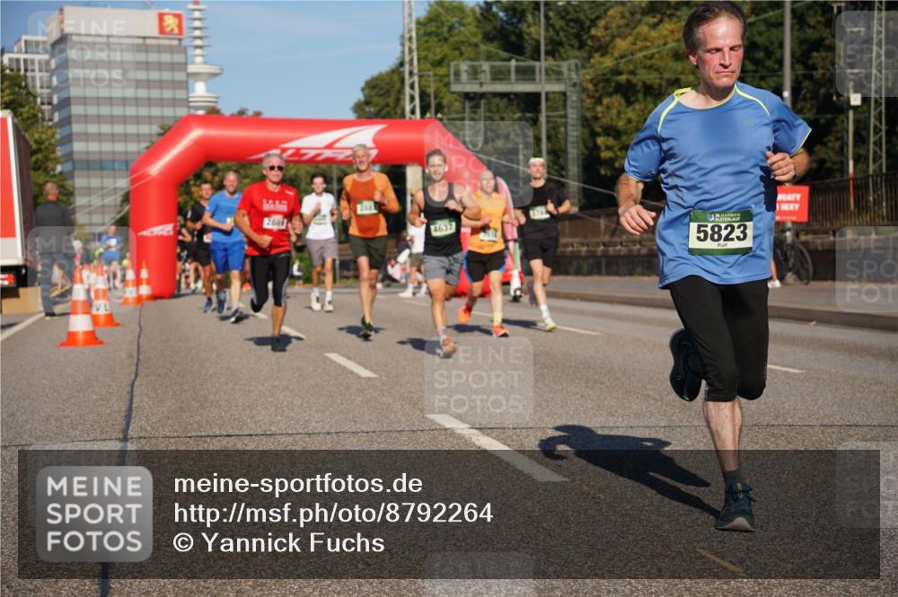 07.09.2025 - BARMER Alsterlauf Yannick Fuchs http://msf.ph/oto/8792264 07.09.2025 09:42:26 Laufen 2889, 4637, 36, 5823 meine-sportfotos.de