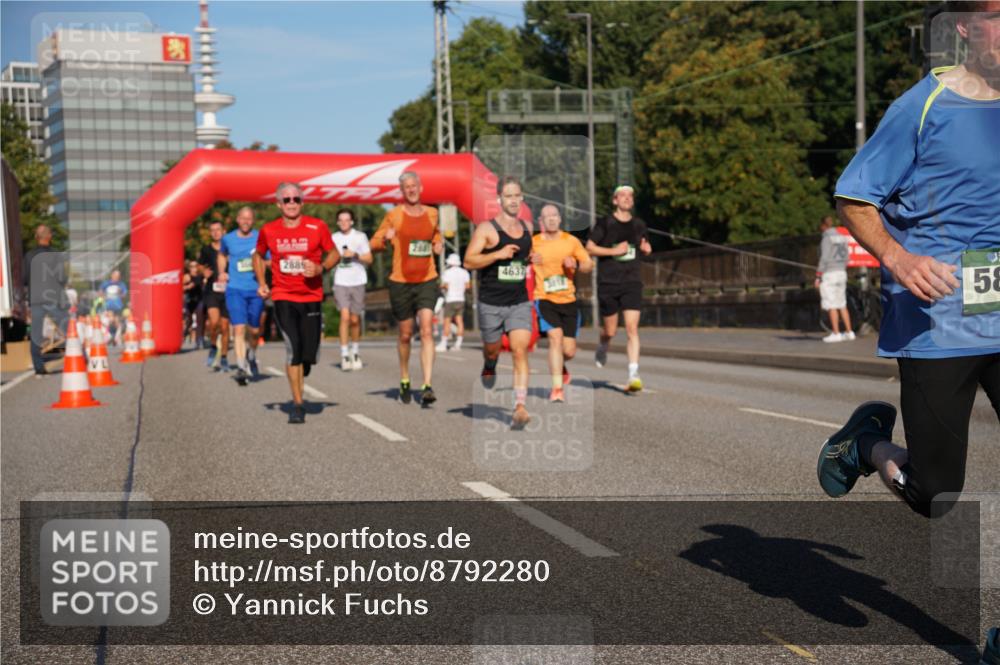 07.09.2025 - BARMER Alsterlauf Yannick Fuchs http://msf.ph/oto/8792280 07.09.2025 09:42:26 Laufen 2885, 4637, 58 meine-sportfotos.de