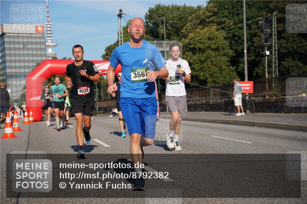 07.09.2025 - BARMER Alsterlauf Yannick Fuchs http://msf.ph/oto/8792382 07.09.2025 09:42:31 Laufen 3567, 3404, 4535, 240 meine-sportfotos.de
