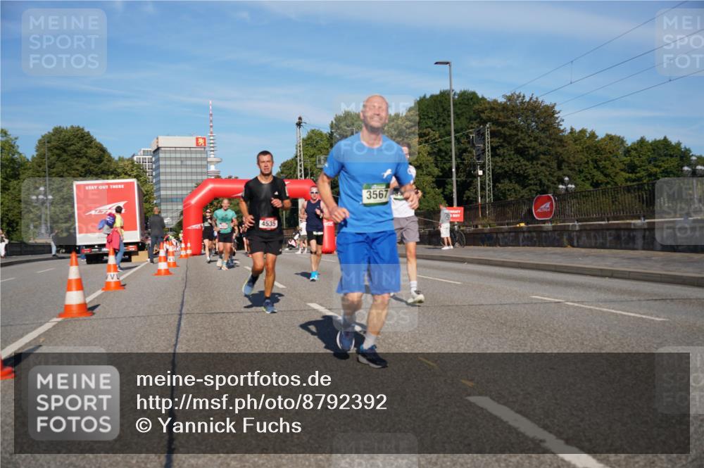 07.09.2025 - BARMER Alsterlauf Yannick Fuchs http://msf.ph/oto/8792392 07.09.2025 09:42:31 Laufen 4535, 3567 meine-sportfotos.de