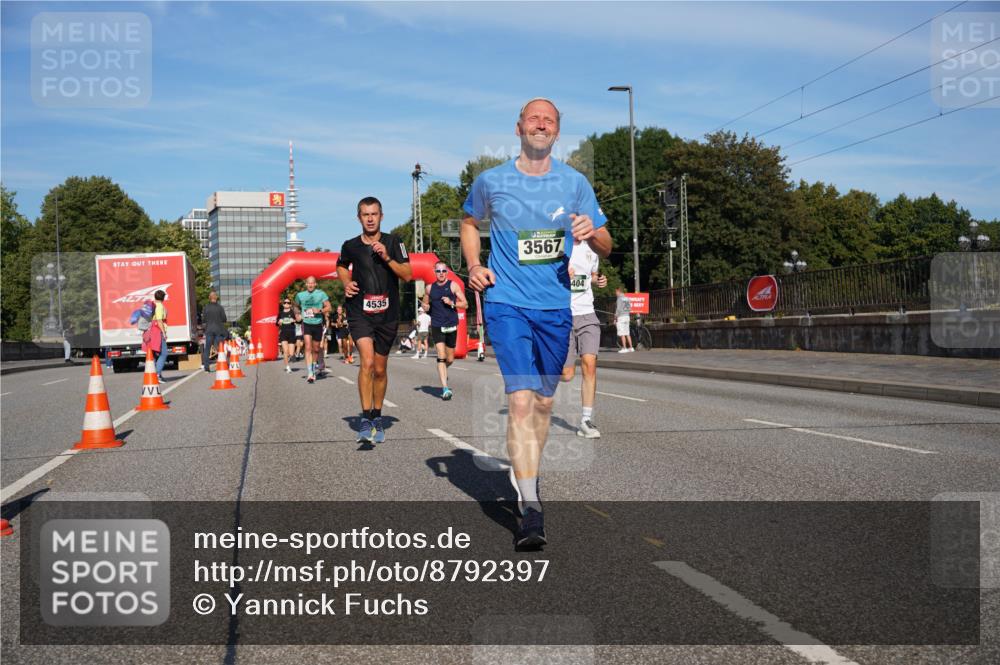 07.09.2025 - BARMER Alsterlauf Yannick Fuchs http://msf.ph/oto/8792397 07.09.2025 09:42:31 Laufen 4535, 3567, 404 meine-sportfotos.de