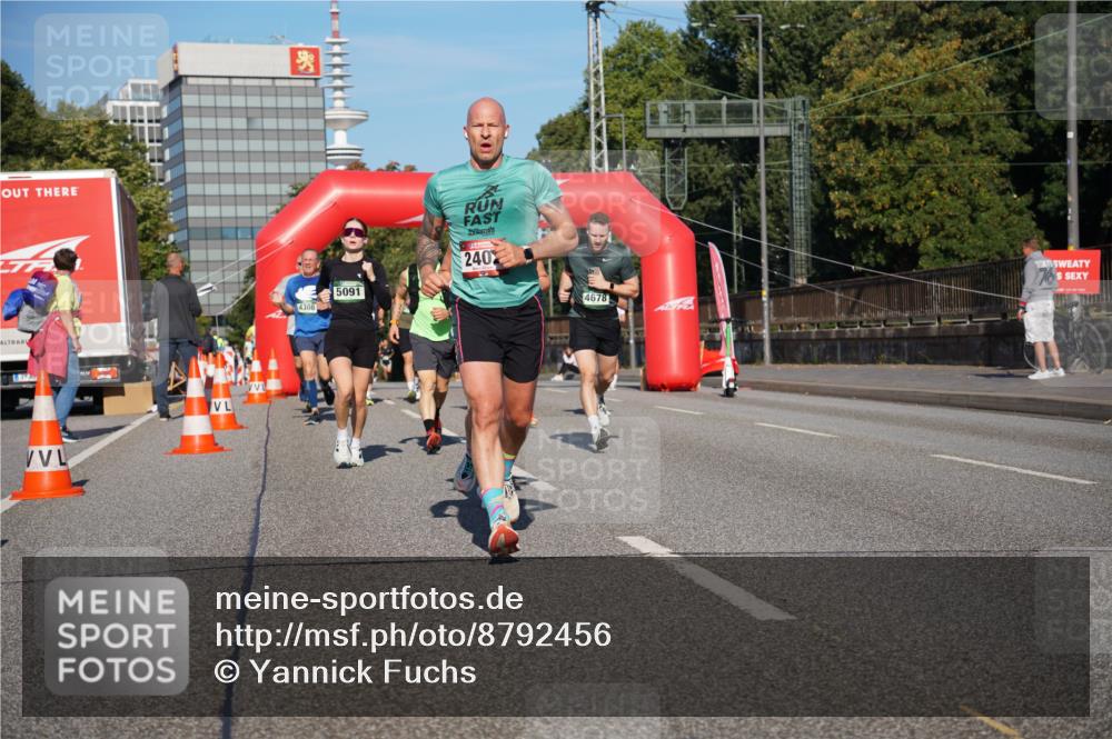 07.09.2025 - BARMER Alsterlauf Yannick Fuchs http://msf.ph/oto/8792456 07.09.2025 09:42:34 Laufen 50, 4308, 5091, 240, 4678 meine-sportfotos.de