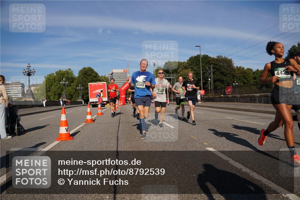 07.09.2025 - BARMER Alsterlauf Yannick Fuchs http://msf.ph/oto/8792539 07.09.2025 09:42:39 Laufen 4308, 2918, 5499, 442 meine-sportfotos.de
