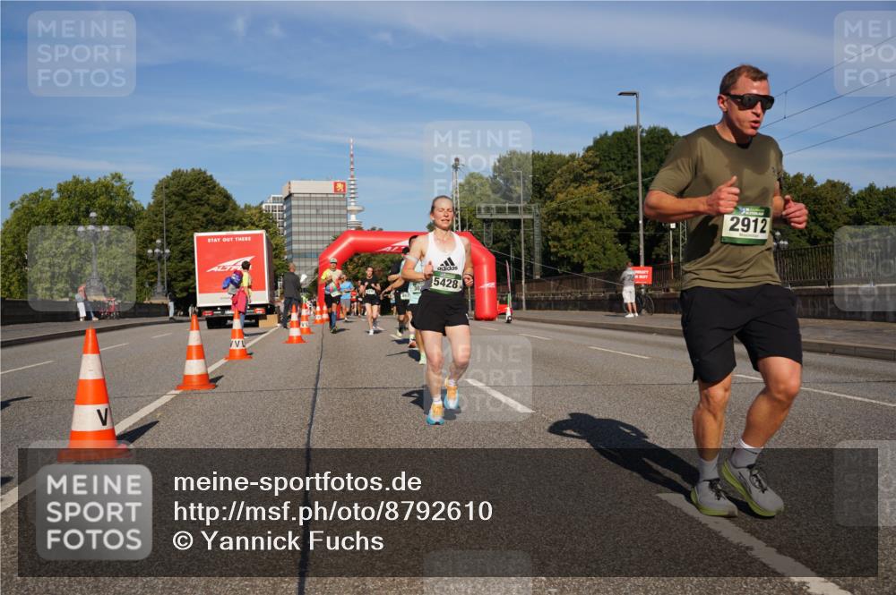 07.09.2025 - BARMER Alsterlauf Yannick Fuchs http://msf.ph/oto/8792610 07.09.2025 09:42:43 Laufen 5428, 2912 meine-sportfotos.de