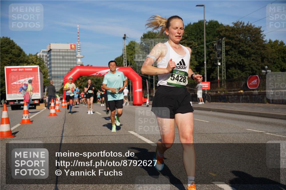 07.09.2025 - BARMER Alsterlauf Yannick Fuchs http://msf.ph/oto/8792627 07.09.2025 09:42:44 Laufen 36, 5428 meine-sportfotos.de