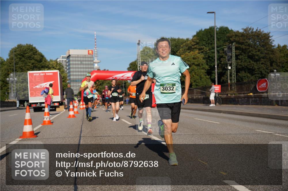 07.09.2025 - BARMER Alsterlauf Yannick Fuchs http://msf.ph/oto/8792638 07.09.2025 09:42:46 Laufen 3032 meine-sportfotos.de