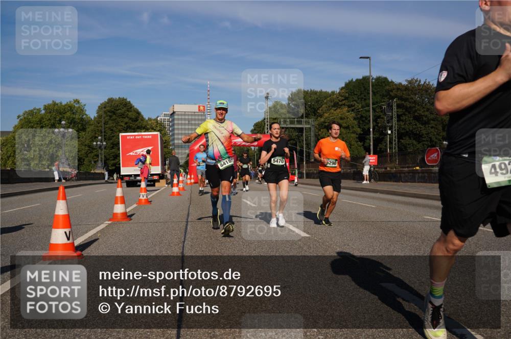 07.09.2025 - BARMER Alsterlauf Yannick Fuchs http://msf.ph/oto/8792695 07.09.2025 09:42:48 Laufen 2023, 8418, 5470, 5290, 492 meine-sportfotos.de