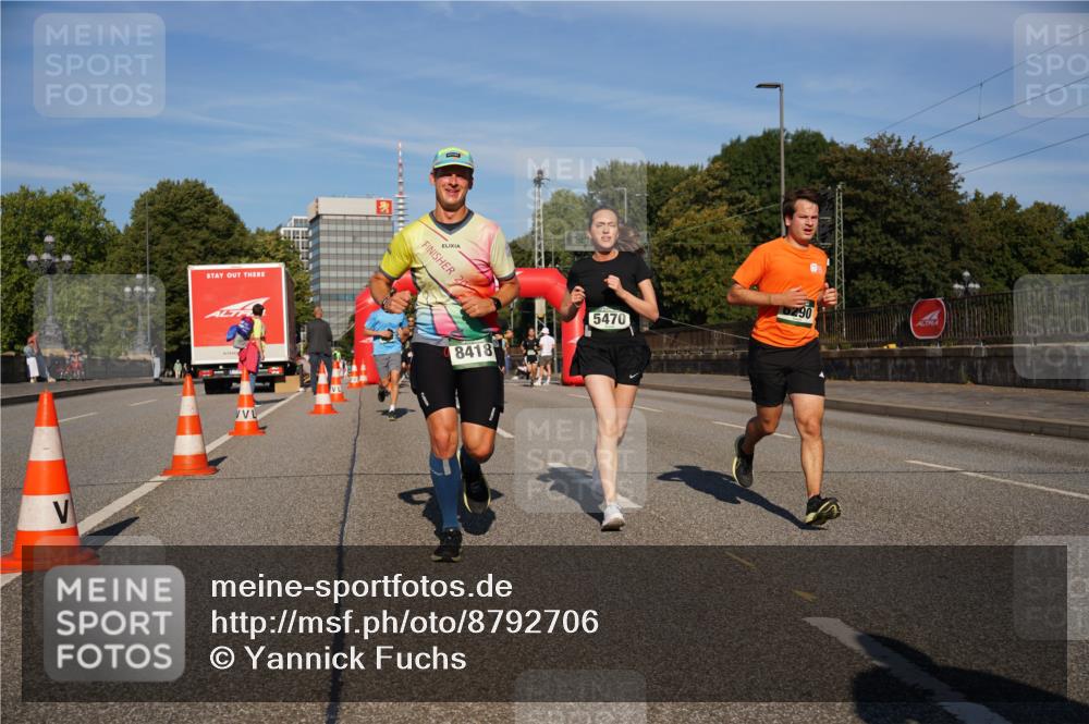 07.09.2025 - BARMER Alsterlauf Yannick Fuchs http://msf.ph/oto/8792706 07.09.2025 09:42:48 Laufen 20, 8418, 5470, 90 meine-sportfotos.de