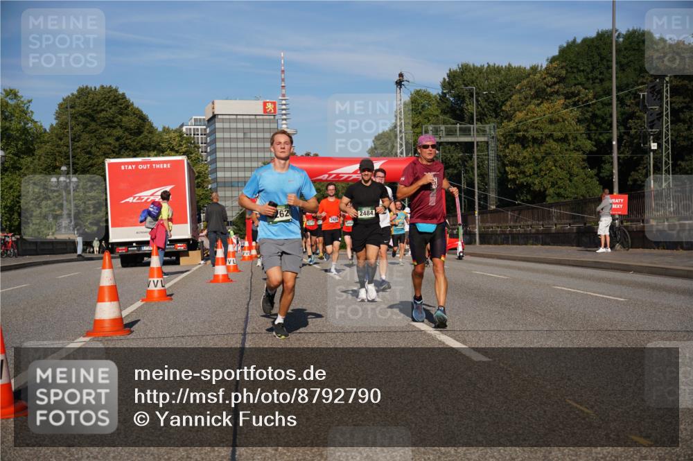 07.09.2025 - BARMER Alsterlauf Yannick Fuchs http://msf.ph/oto/8792790 07.09.2025 09:42:50 Laufen 262, 2484, 2629, 5460 meine-sportfotos.de