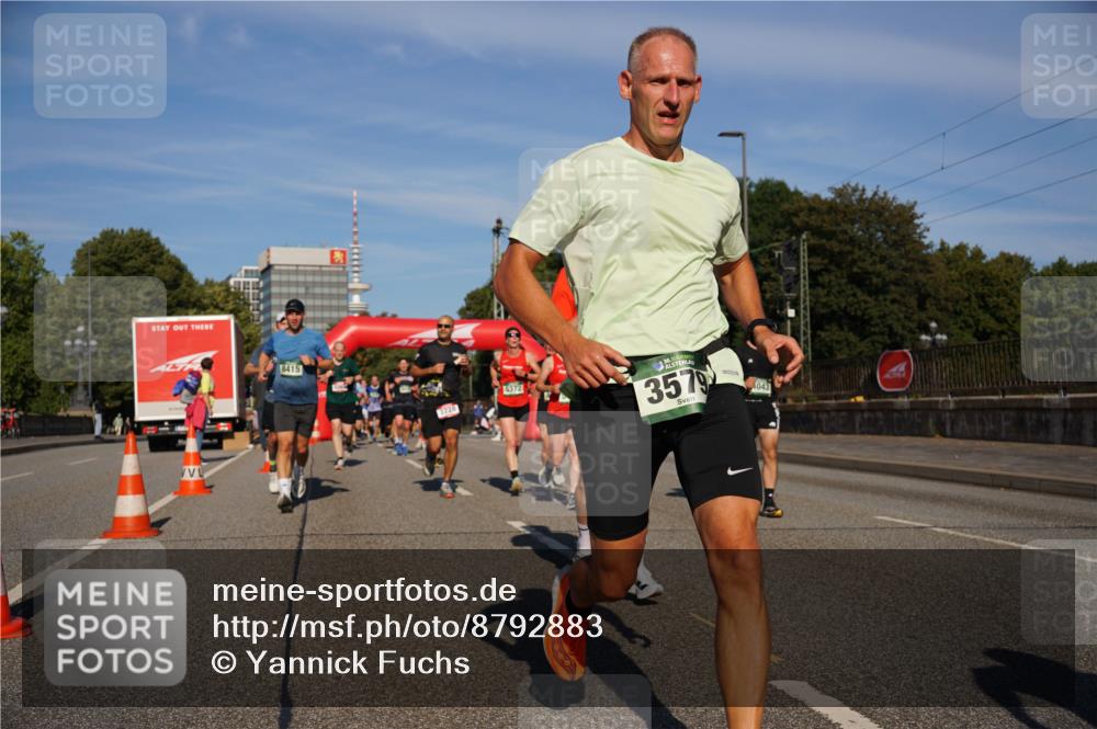07.09.2025 - BARMER Alsterlauf Yannick Fuchs http://msf.ph/oto/8792883 07.09.2025 09:42:54 Laufen 8415, 3728, 5372, 3579 meine-sportfotos.de