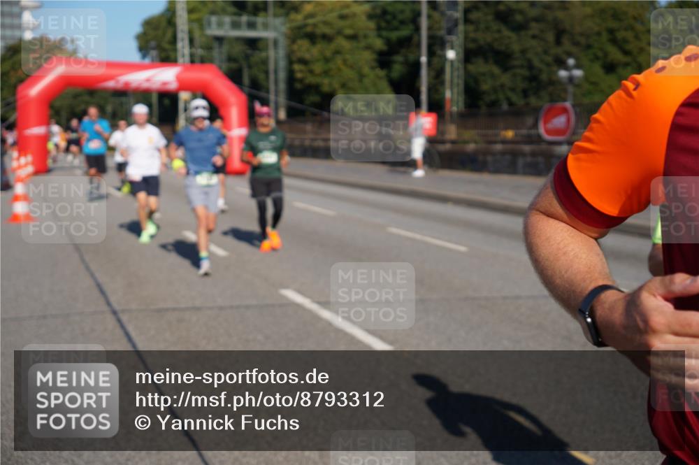 07.09.2025 - BARMER Alsterlauf Yannick Fuchs http://msf.ph/oto/8793312 07.09.2025 09:43:09 Laufen  meine-sportfotos.de