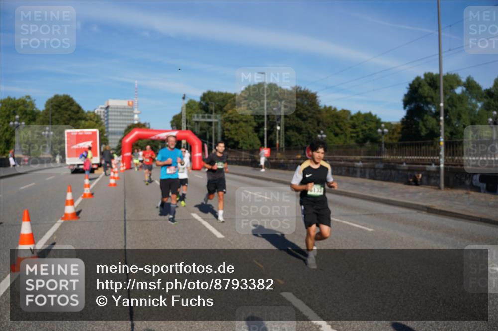 07.09.2025 - BARMER Alsterlauf Yannick Fuchs http://msf.ph/oto/8793382 07.09.2025 09:43:13 Laufen 6133 meine-sportfotos.de