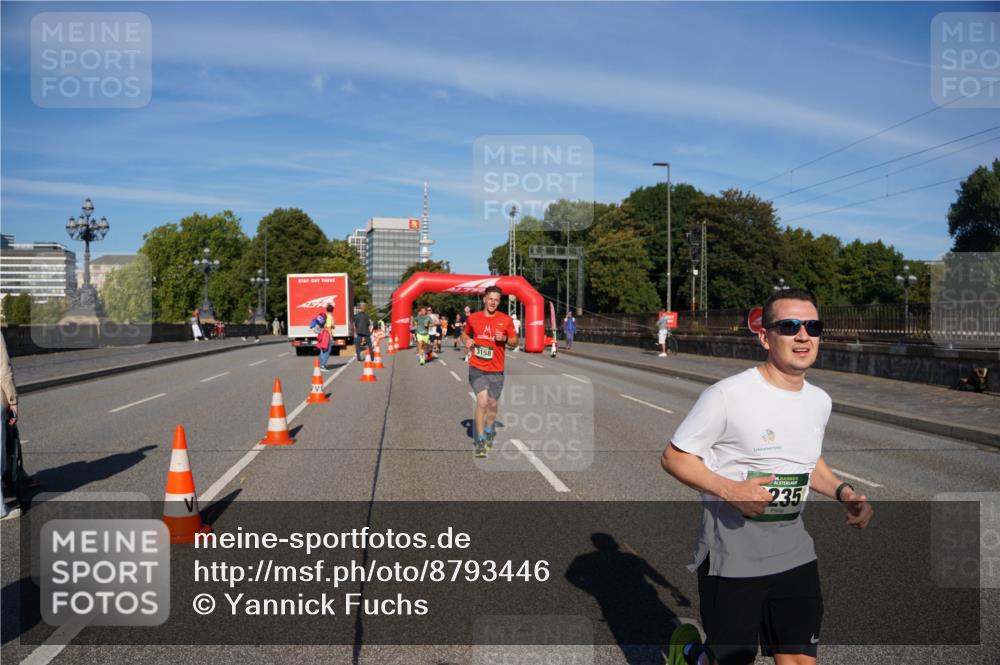 07.09.2025 - BARMER Alsterlauf Yannick Fuchs http://msf.ph/oto/8793446 07.09.2025 09:43:16 Laufen 3158, 6, 235 meine-sportfotos.de