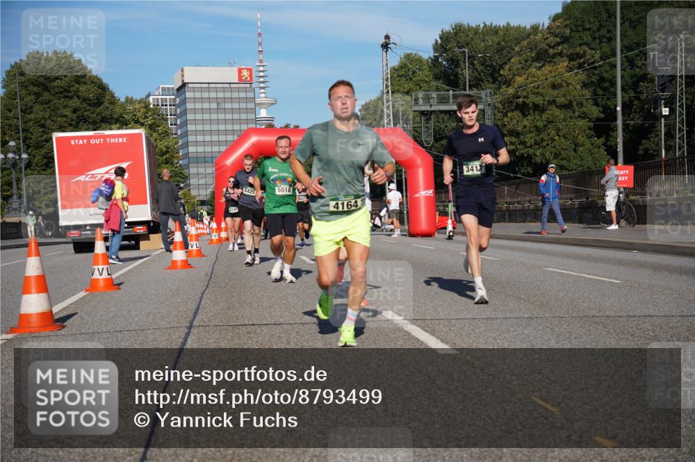 07.09.2025 - BARMER Alsterlauf Yannick Fuchs http://msf.ph/oto/8793499 07.09.2025 09:43:20 Laufen 6107, 10, 5425, 5018, 4164, 25, 341 meine-sportfotos.de