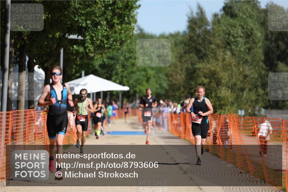 07.09.2025 - 19. Norderstedt Triathlon Michael Strokosch http://msf.ph/oto/8793606 07.09.2025 11:48:57 Laufen 196, 1171, 1394 meine-sportfotos.de