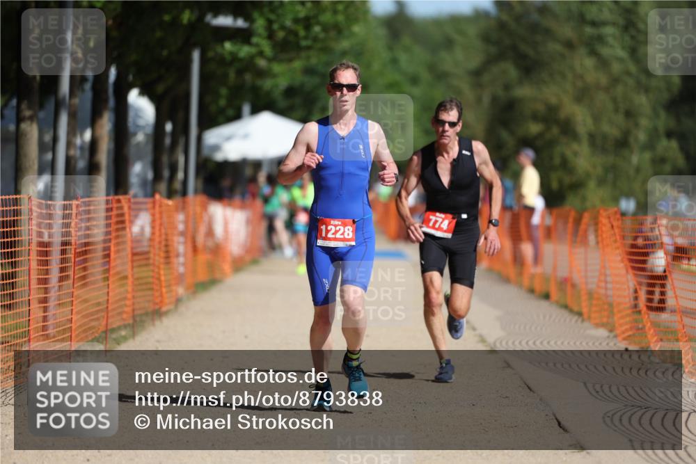 07.09.2025 - 19. Norderstedt Triathlon Michael Strokosch http://msf.ph/oto/8793838 07.09.2025 11:49:32 Laufen 774, 1228 meine-sportfotos.de