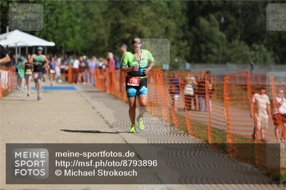 07.09.2025 - 19. Norderstedt Triathlon Michael Strokosch http://msf.ph/oto/8793896 07.09.2025 11:49:42 Laufen 770, 1184 meine-sportfotos.de
