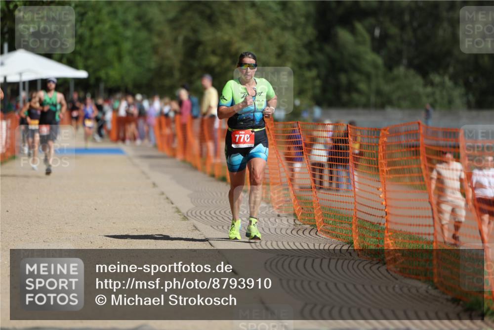 07.09.2025 - 19. Norderstedt Triathlon Michael Strokosch http://msf.ph/oto/8793910 07.09.2025 11:49:43 Laufen 770, 1184 meine-sportfotos.de