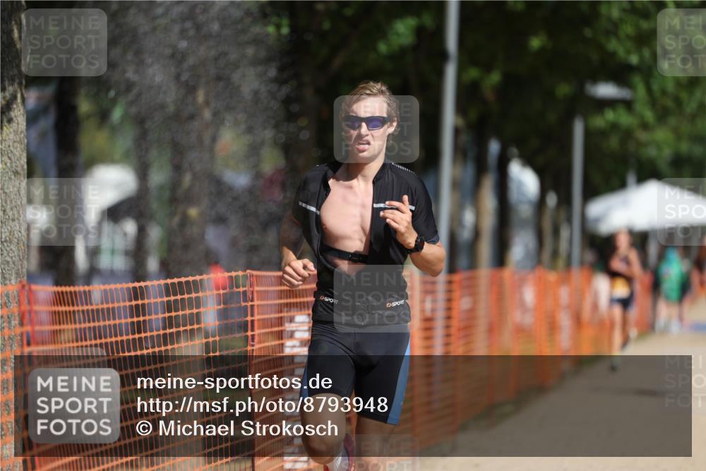 07.09.2025 - 19. Norderstedt Triathlon Michael Strokosch http://msf.ph/oto/8793948 07.09.2025 11:49:45 Laufen 770, 1160, 1184, 1383 meine-sportfotos.de