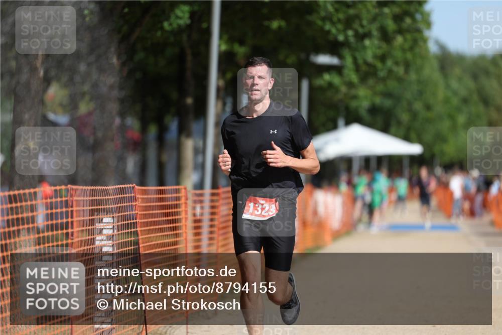 07.09.2025 - 19. Norderstedt Triathlon Michael Strokosch http://msf.ph/oto/8794155 07.09.2025 11:50:05 Laufen 1178, 1323 meine-sportfotos.de