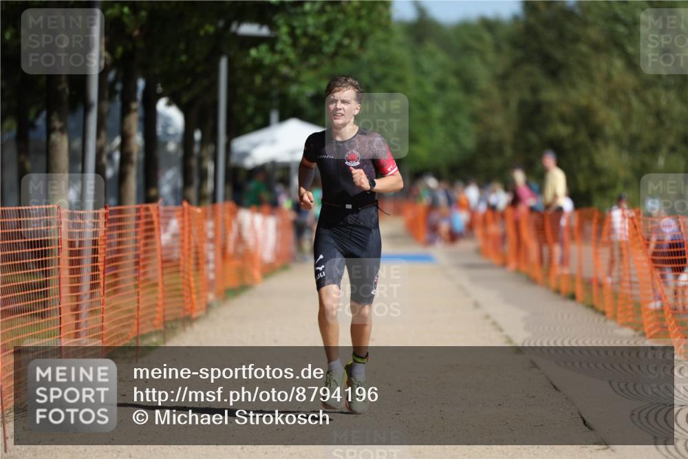 07.09.2025 - 19. Norderstedt Triathlon Michael Strokosch http://msf.ph/oto/8794196 07.09.2025 11:50:20 Laufen 1156 meine-sportfotos.de