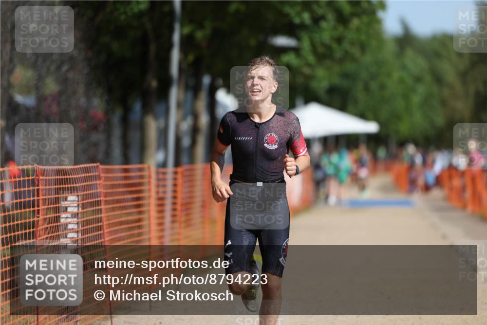 07.09.2025 - 19. Norderstedt Triathlon Michael Strokosch http://msf.ph/oto/8794223 07.09.2025 11:50:22 Laufen 1156 meine-sportfotos.de