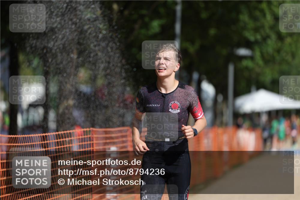 07.09.2025 - 19. Norderstedt Triathlon Michael Strokosch http://msf.ph/oto/8794236 07.09.2025 11:50:22 Laufen 1156 meine-sportfotos.de