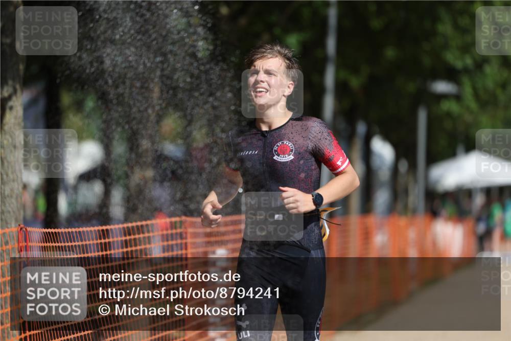 07.09.2025 - 19. Norderstedt Triathlon Michael Strokosch http://msf.ph/oto/8794241 07.09.2025 11:50:22 Laufen 1156 meine-sportfotos.de