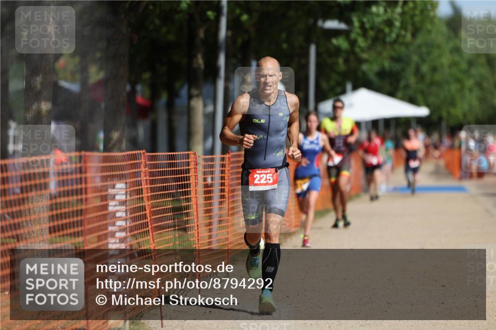 07.09.2025 - 19. Norderstedt Triathlon Michael Strokosch http://msf.ph/oto/8794292 07.09.2025 11:50:40 Laufen 225, 1185, 1335 meine-sportfotos.de