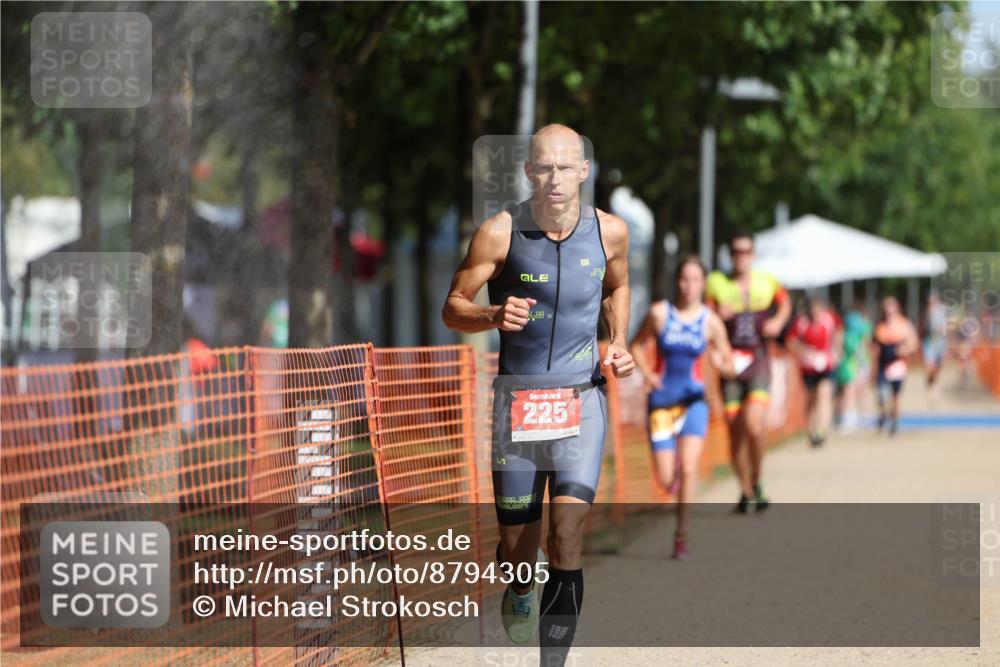 07.09.2025 - 19. Norderstedt Triathlon Michael Strokosch http://msf.ph/oto/8794305 07.09.2025 11:50:40 Laufen 225, 1185, 1335 meine-sportfotos.de