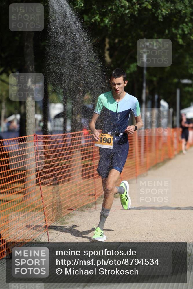 07.09.2025 - 19. Norderstedt Triathlon Michael Strokosch http://msf.ph/oto/8794534 07.09.2025 11:51:14 Laufen 1190, 1198, 1207 meine-sportfotos.de