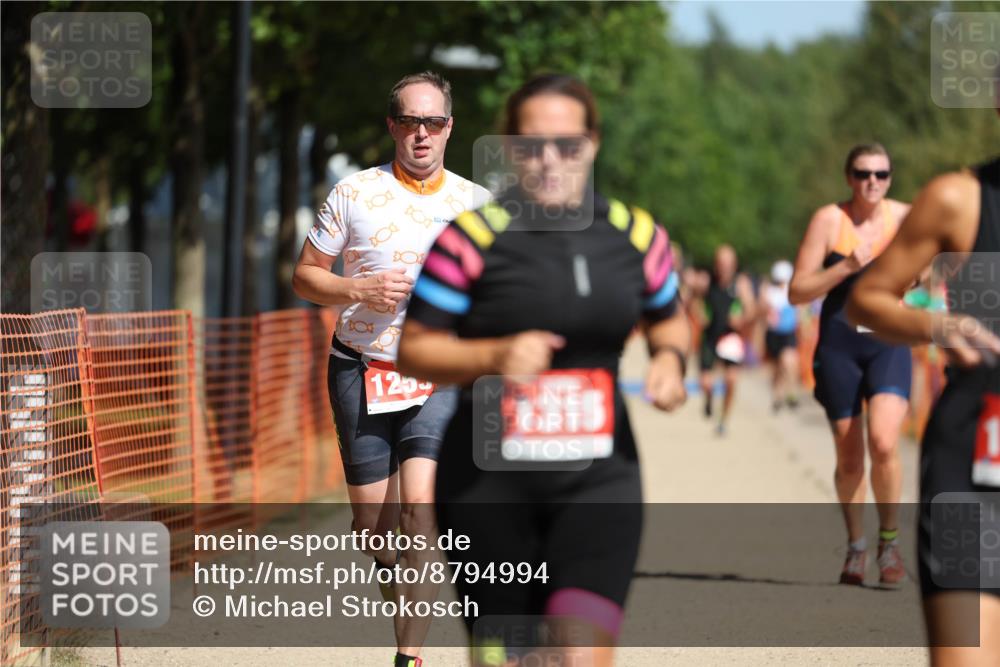 07.09.2025 - 19. Norderstedt Triathlon Michael Strokosch http://msf.ph/oto/8794994 07.09.2025 12:15:32 Laufen 807, 1253, 1305, 1315, 1358 meine-sportfotos.de