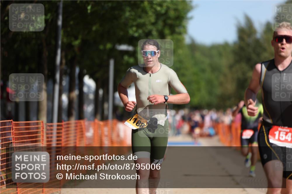 07.09.2025 - 19. Norderstedt Triathlon Michael Strokosch http://msf.ph/oto/8795006 07.09.2025 11:52:26 Laufen 154, 771, 1188, 1377 meine-sportfotos.de