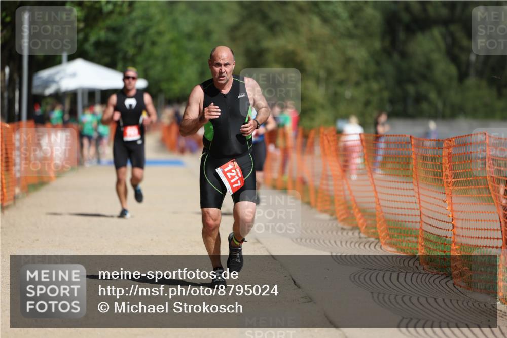 07.09.2025 - 19. Norderstedt Triathlon Michael Strokosch http://msf.ph/oto/8795024 07.09.2025 12:15:41 Laufen 703, 1217 meine-sportfotos.de