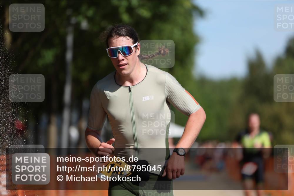 07.09.2025 - 19. Norderstedt Triathlon Michael Strokosch http://msf.ph/oto/8795045 07.09.2025 11:52:28 Laufen 154, 771, 1188, 1377 meine-sportfotos.de