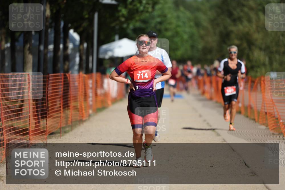 07.09.2025 - 19. Norderstedt Triathlon Michael Strokosch http://msf.ph/oto/8795111 07.09.2025 12:16:16 Laufen 186, 714, 1282 meine-sportfotos.de