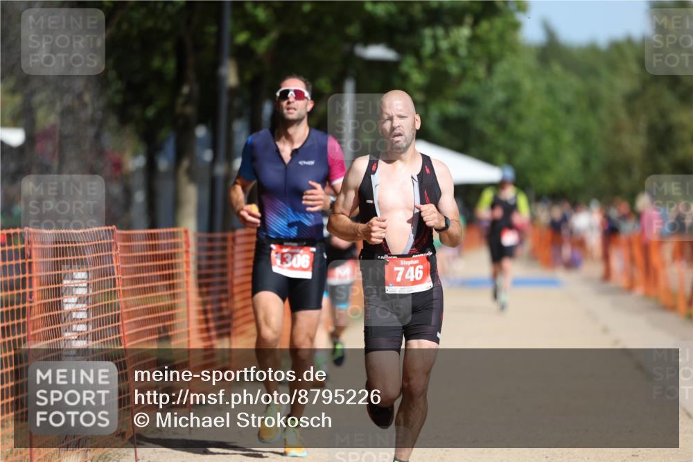 07.09.2025 - 19. Norderstedt Triathlon Michael Strokosch http://msf.ph/oto/8795226 07.09.2025 12:16:51 Laufen 746, 796, 1306 meine-sportfotos.de